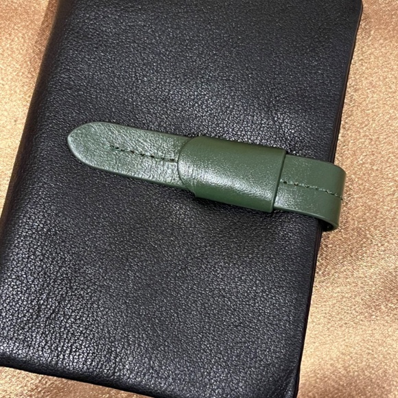 NIB Doris & Jacky Black Leather Billfold Wallet - Picture 2 of 9